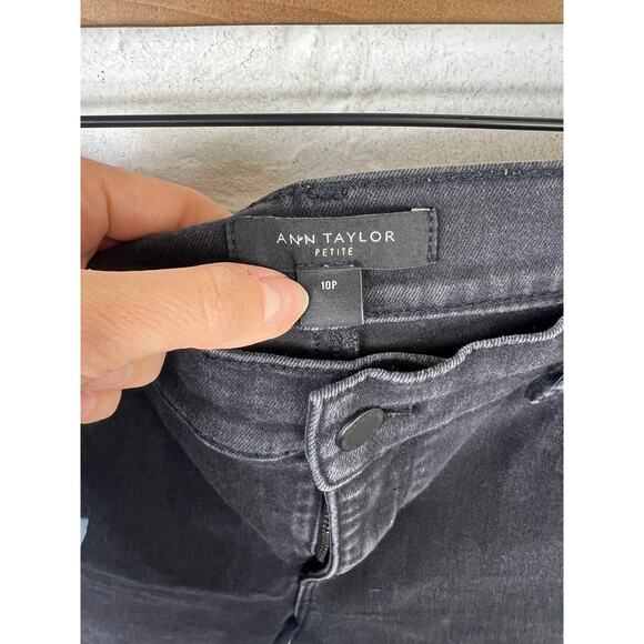 Ann Taylor Women's The Skinny Denim Jeans Mid-Rise Stretch Black Size 10 Petite - Picture 3 of 6